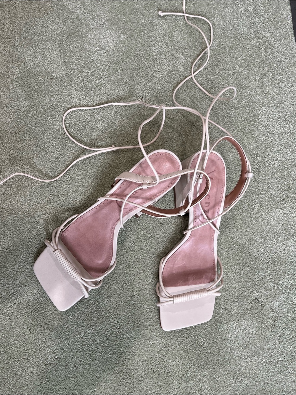 NWOT Vicenza Strappy Cream Block Heel Sandals Ankle Tie Free People - Picture 7 of 11
